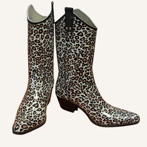 Nomad Yippy Women's Size 10 Rubber Western Rain Boots Leopard Heart Print